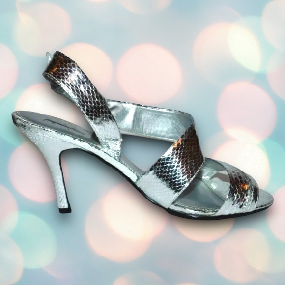 Jacqueline Ferrar Women’s Y2K Sexy Silver Metallic Peep Toe Heels Shoes Size 9 - Picture 1 of 7